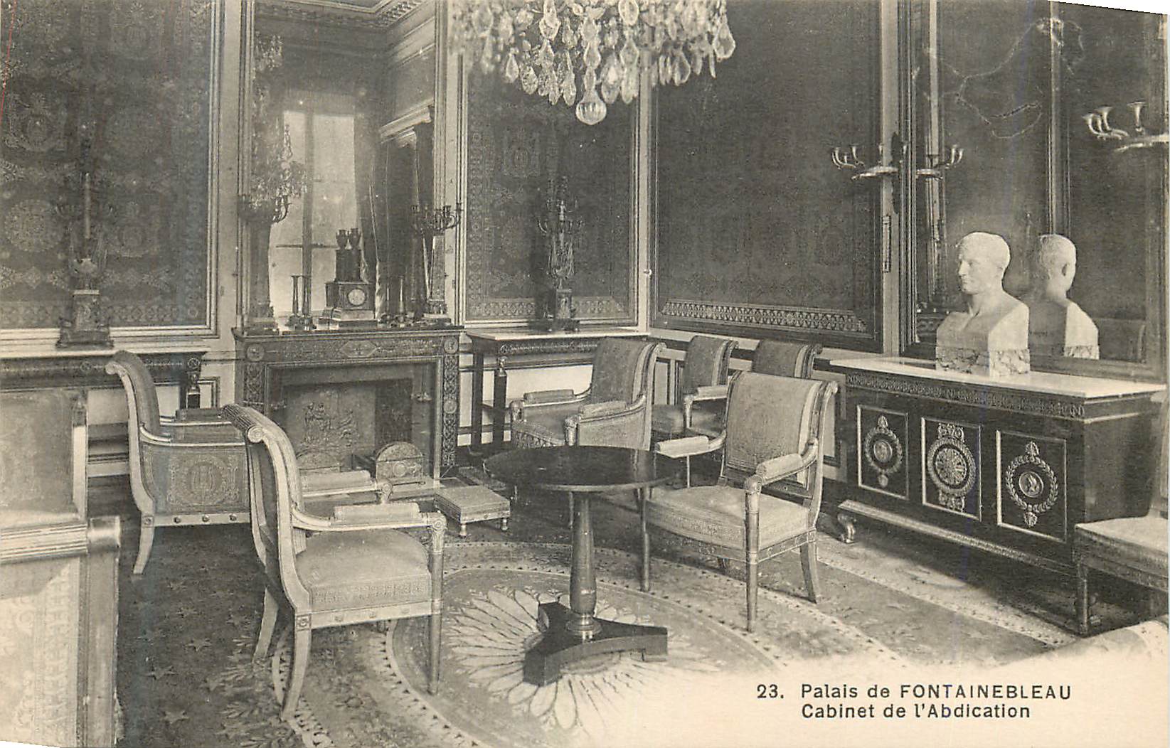 Palais de FONTAINEBLEAU — Cabinet de l'Abdication — n°23